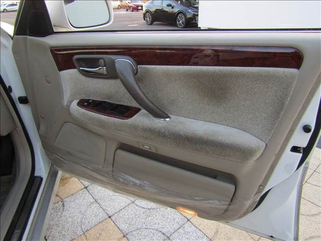 CROWN sedan