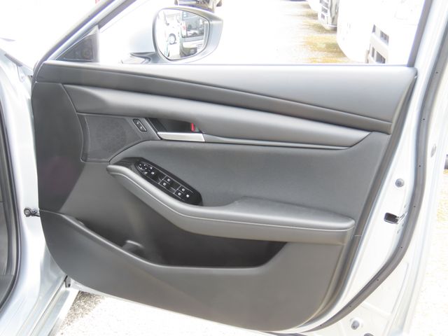 MAZDA3 SEDAN