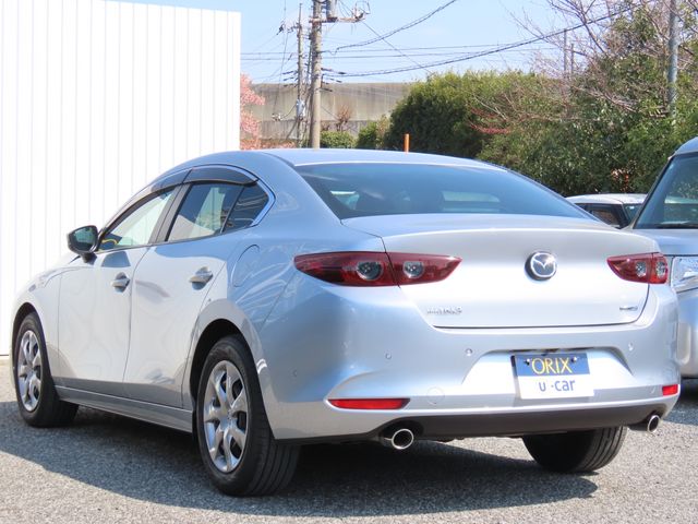 MAZDA3 SEDAN