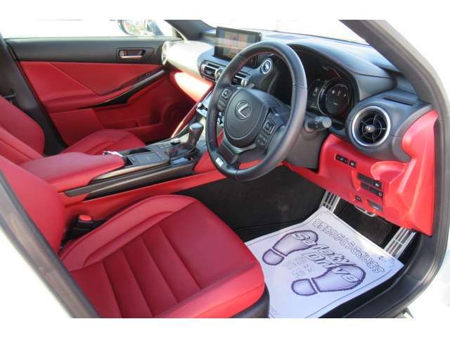 LEXUS IS300h
