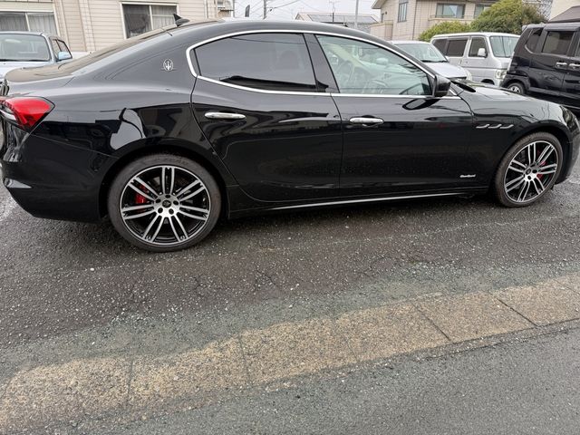 MASERATI GHIBLI Sedan