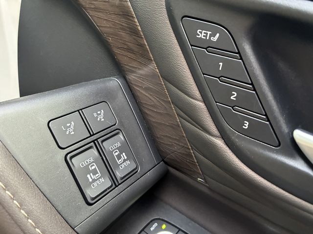 ALPHARD hybrid 4WD