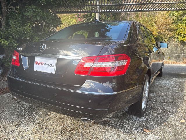 MERCEDES BENZ E class sedan