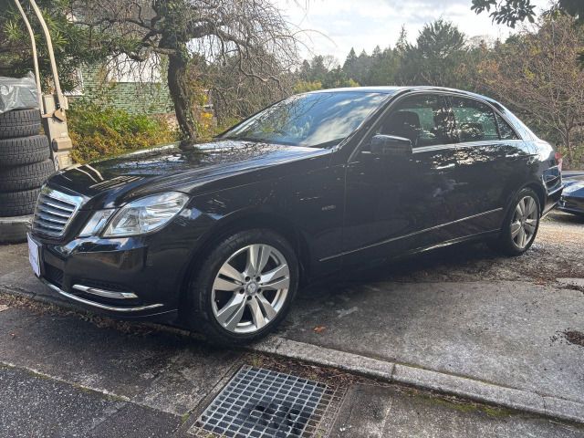 MERCEDES BENZ E class sedan