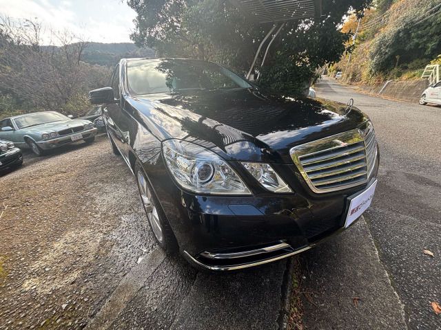 MERCEDES BENZ E class sedan