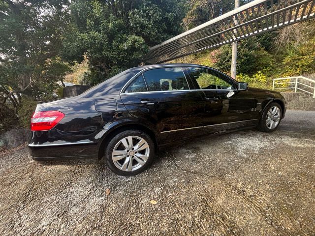 MERCEDES BENZ E class sedan