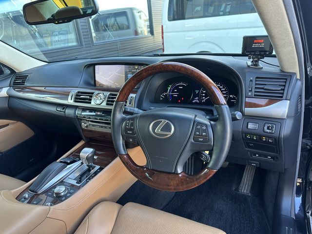 LEXUS LS600h