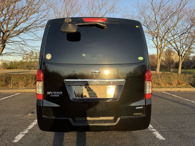 NV350 CARAVAN 4WD