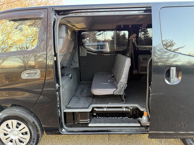 NV350 CARAVAN 4WD