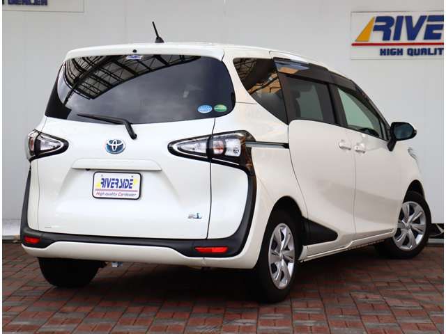 SIENTA HYBRID
