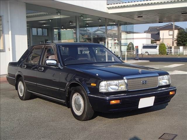 GLORIA sedan