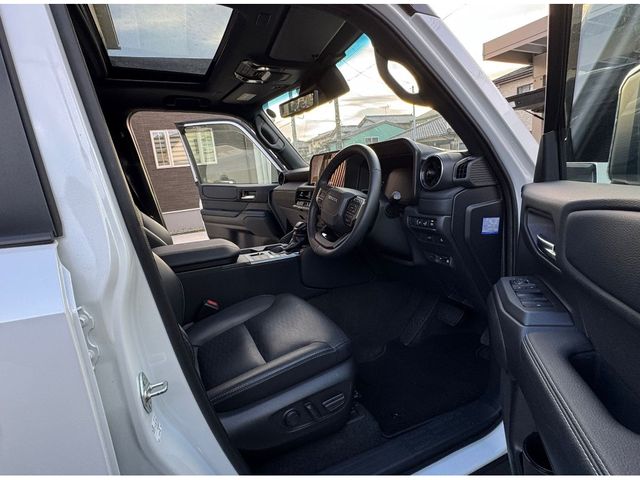 LANDCRUISER 250