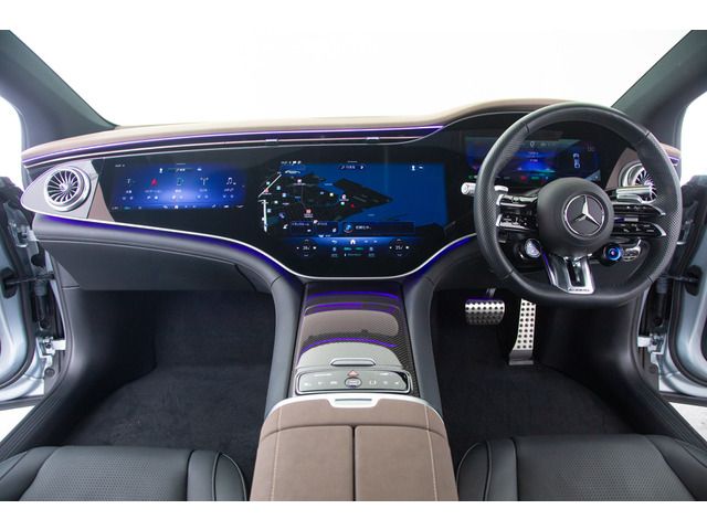 MERCEDES AMG EQS