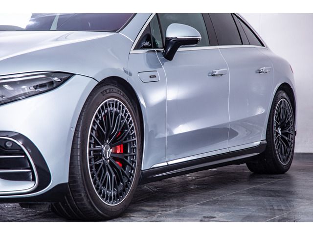 MERCEDES AMG EQS