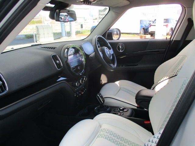 MINI COOPER D CROSSOVER