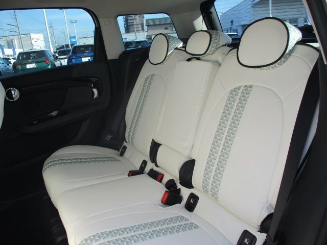 MINI COOPER D CROSSOVER