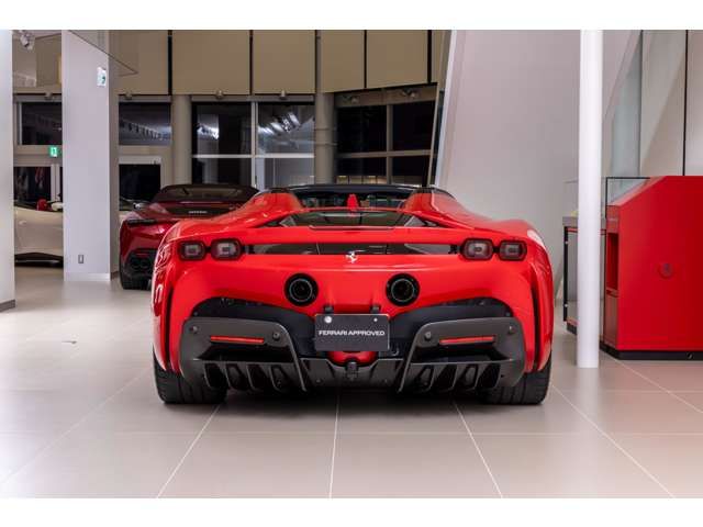 FERRARI SF90 Spider