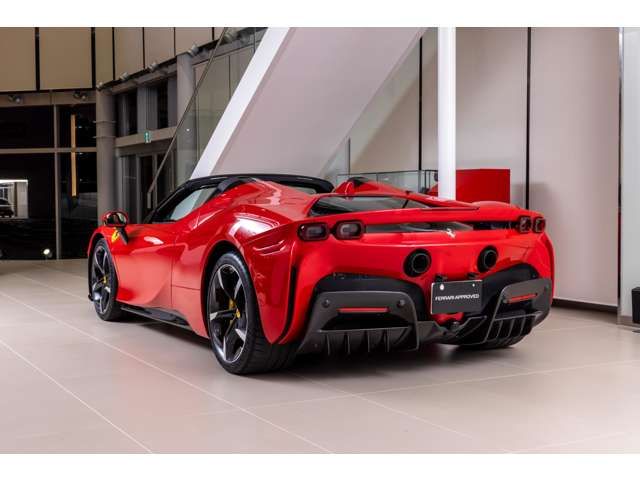 FERRARI SF90 Spider