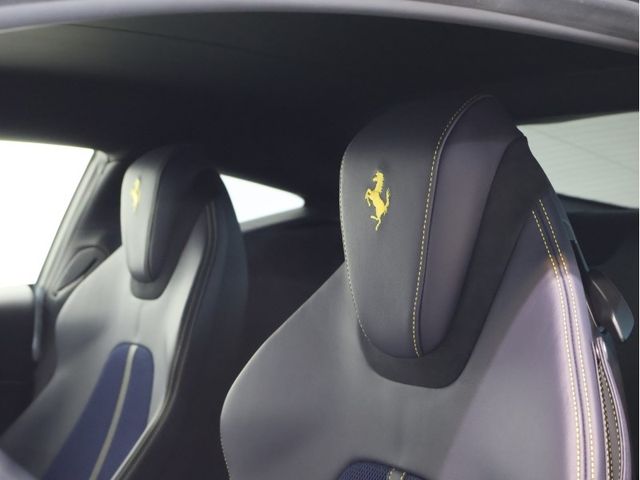 FERRARI Roma
