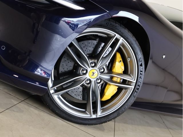FERRARI Roma