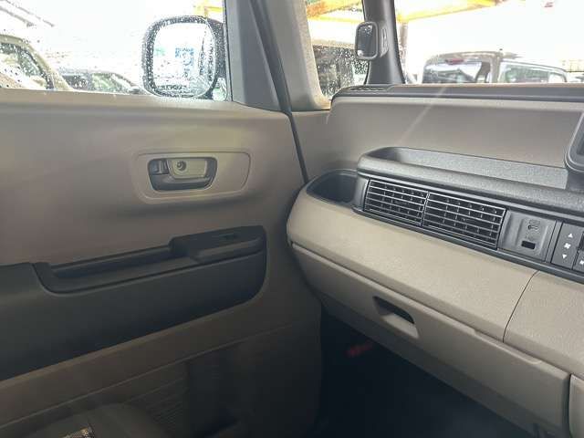 N-BOX JOY 4WD
