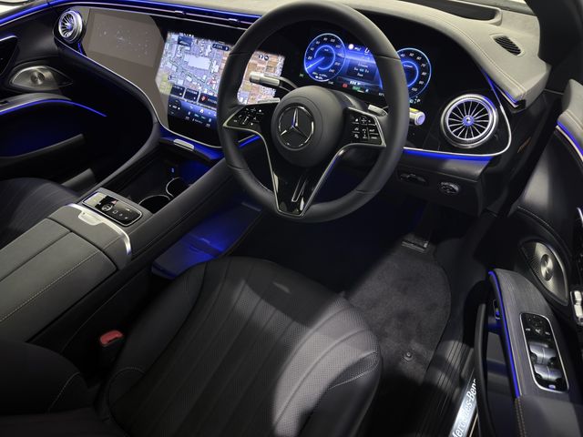 MERCEDES BENZ EQS