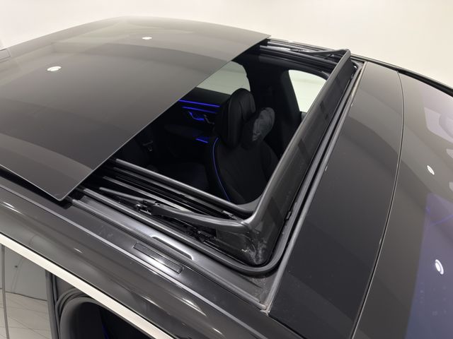 MERCEDES BENZ EQS