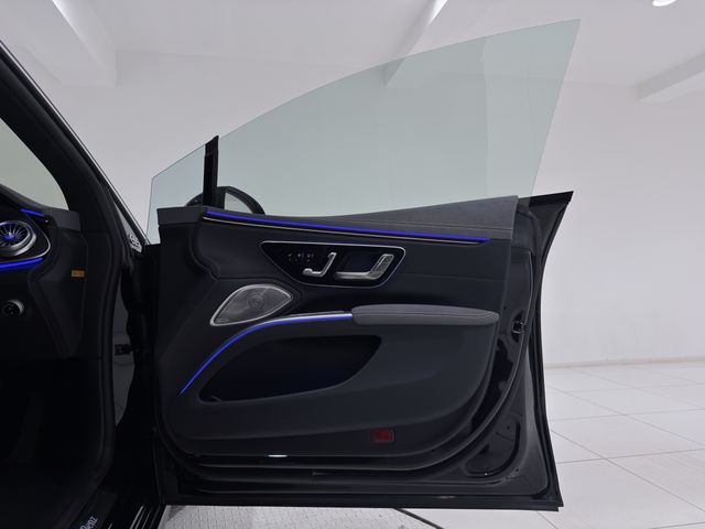 MERCEDES BENZ EQS