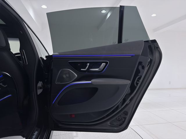 MERCEDES BENZ EQS