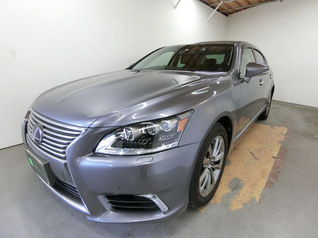 LEXUS LS600h