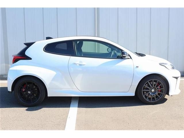 GR YARIS