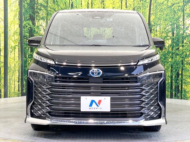 VOXY HYBRID
