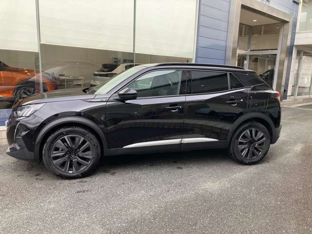 PEUGEOT e-2008