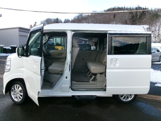 NV100 CLIPPER RIO 4WD