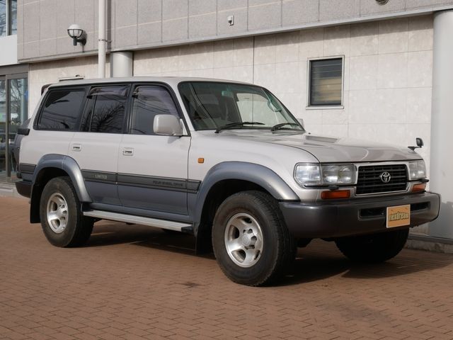LANDCRUISER van