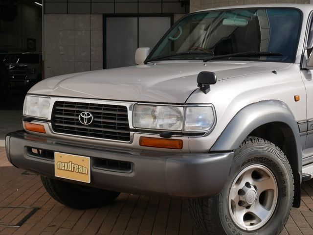 LANDCRUISER van