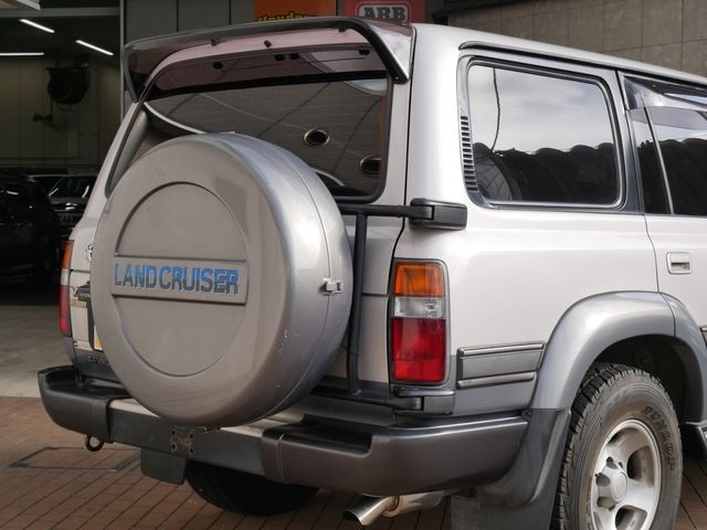 LANDCRUISER van