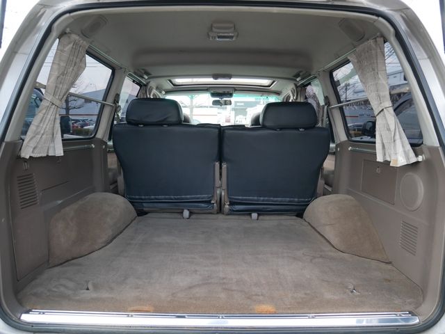 LANDCRUISER van