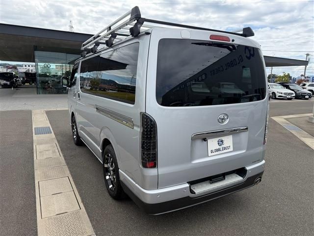 BONGO BRAWNY VAN