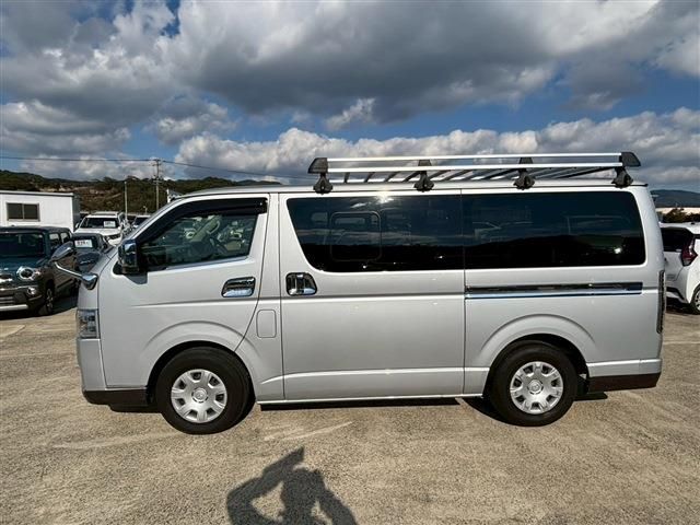 BONGO BRAWNY VAN