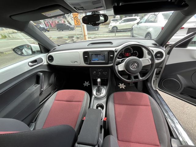 VOLKSWAGEN The BEETLE