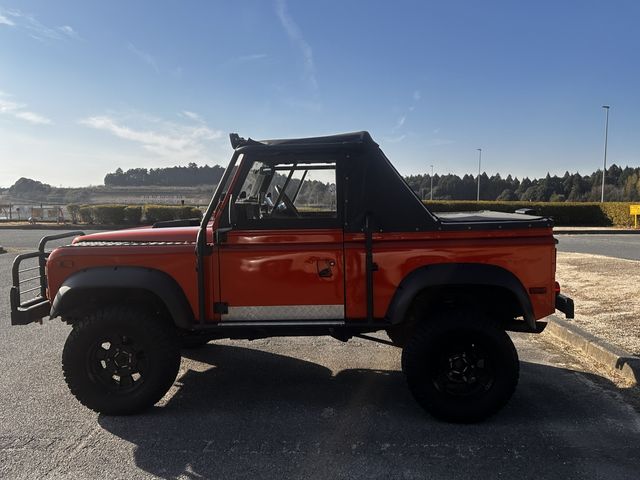 ROVER DEFENDER